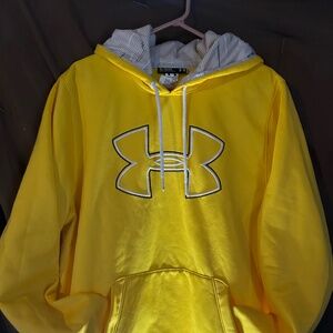 Under Armour Sweatshirt